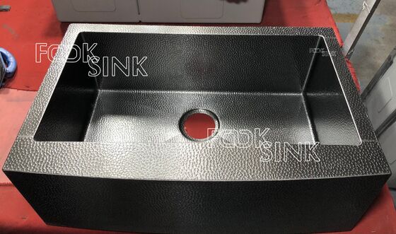 Avronto fatto a mano Prato di fronte Casa Agrituristica Lavabo Acciaio inossidabile Tessitura martellata Lavabo Single Bowl Vintage Luxury Design Matte Nero Oro Sottopiano Lavabo Cucina Per Appartamento